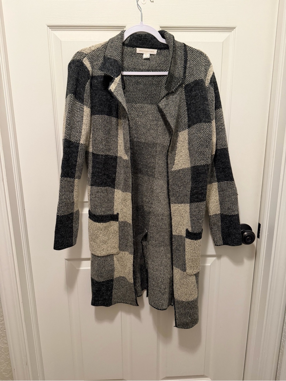 Monteau Black & Cream Plaid Open-Front Cardigan